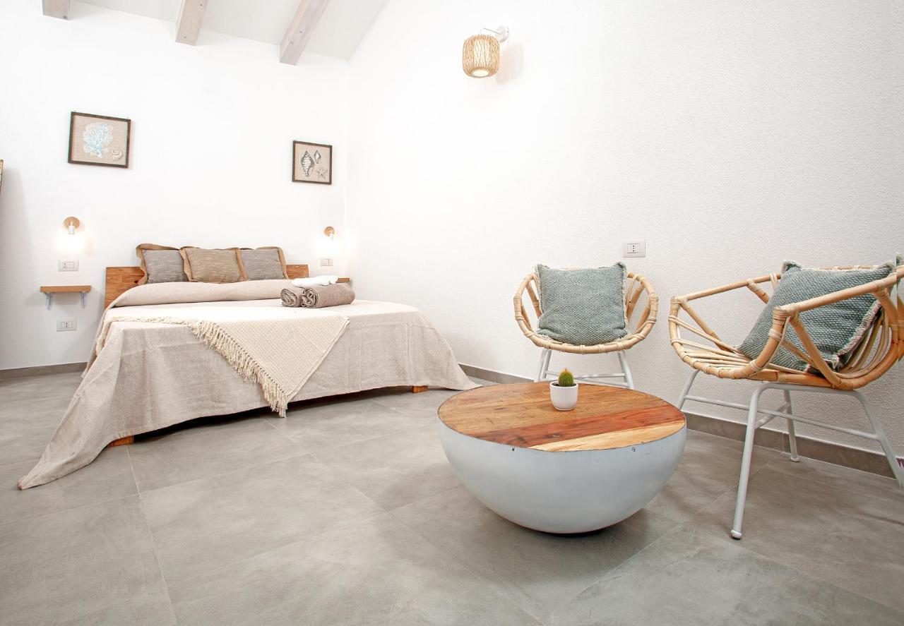 La Casa Di Memmi Suites & Rooms ซานตา เตเรซา กัลลูรา ภายนอก รูปภาพ