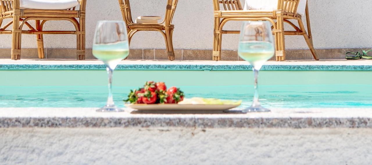 La Casa Di Memmi Suites & Rooms ซานตา เตเรซา กัลลูรา ภายนอก รูปภาพ