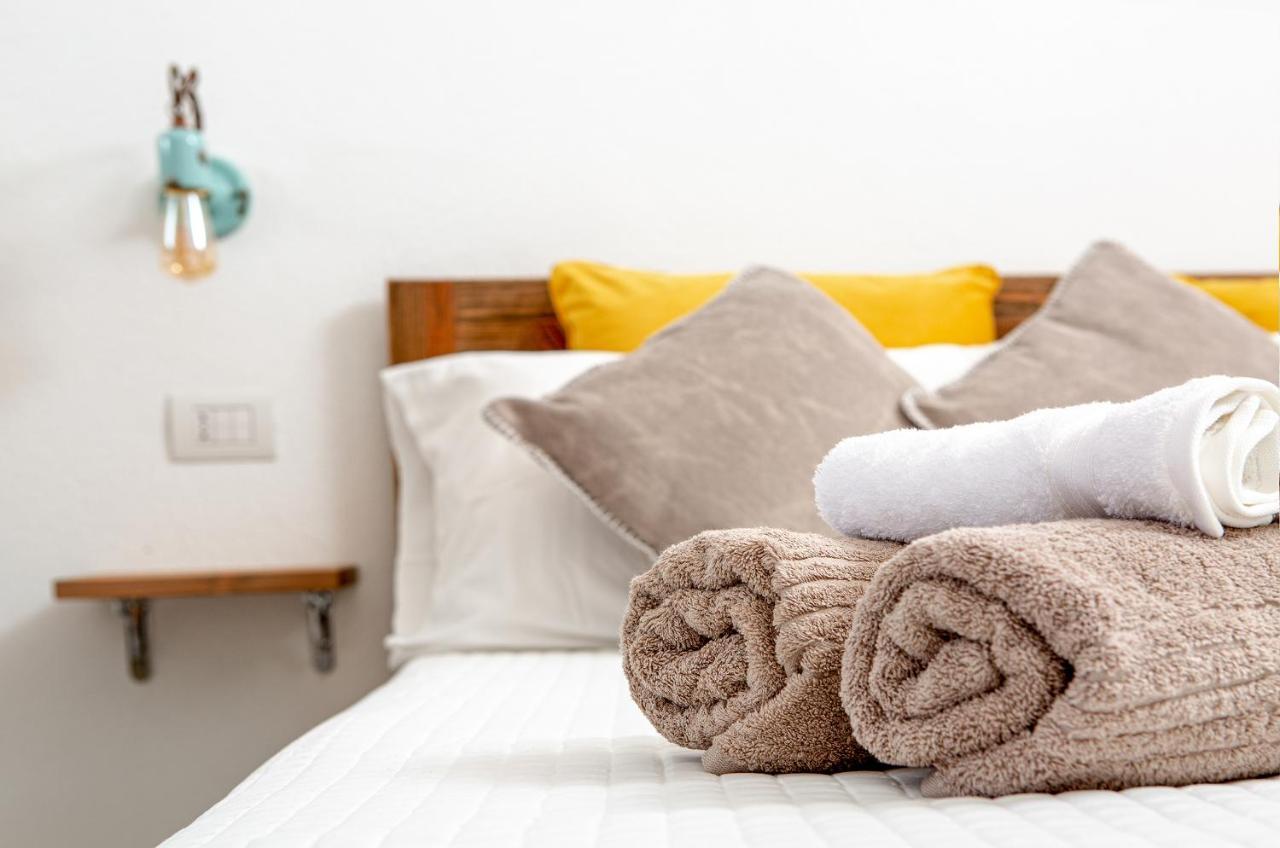 La Casa Di Memmi Suites & Rooms ซานตา เตเรซา กัลลูรา ภายนอก รูปภาพ
